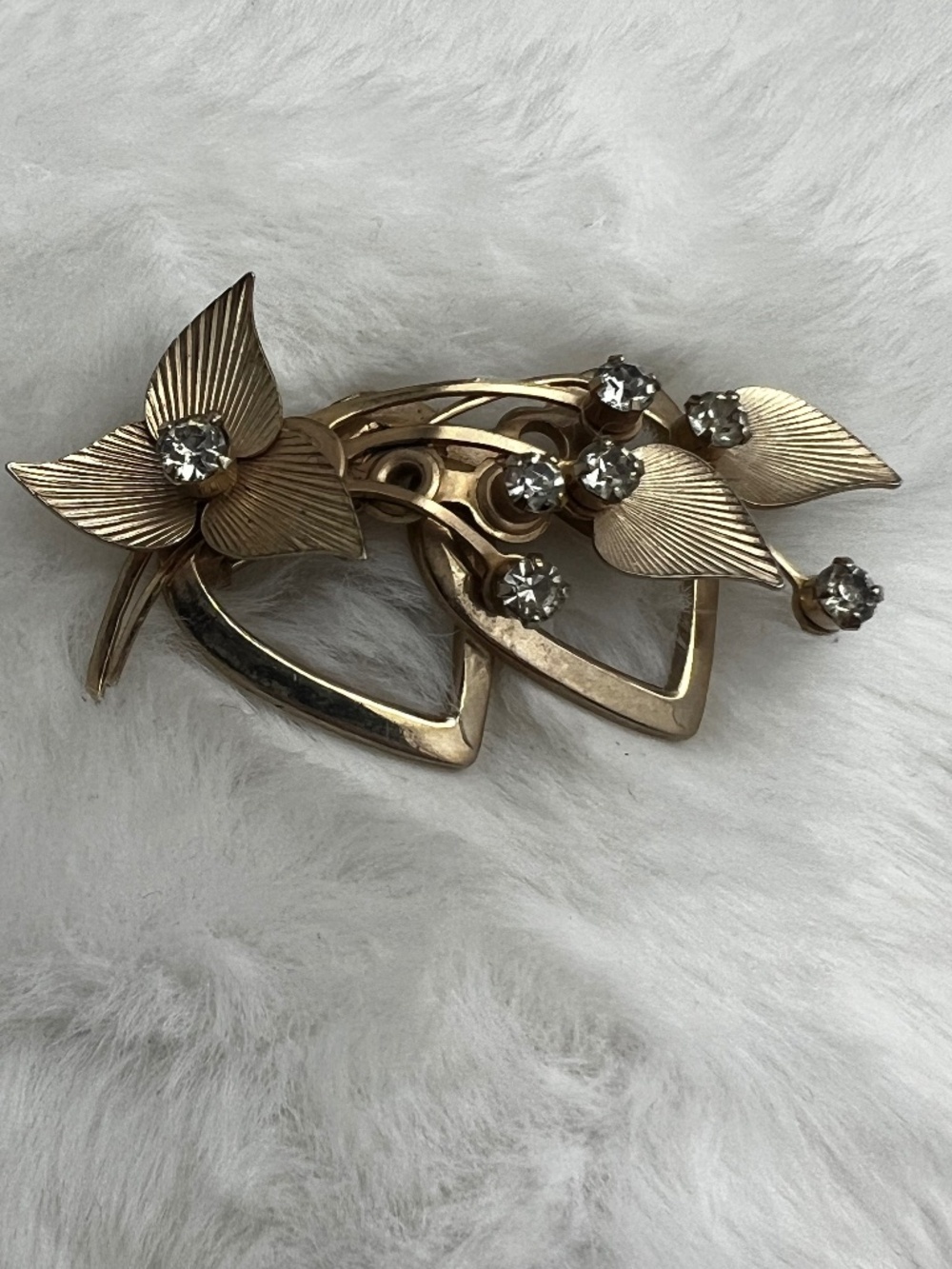 VTG Gold Toned Interlocking Dbl. Heart Floral Brooch Rhinestone Pin Mid Century